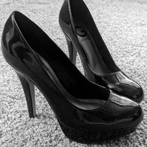 Guess platform heels